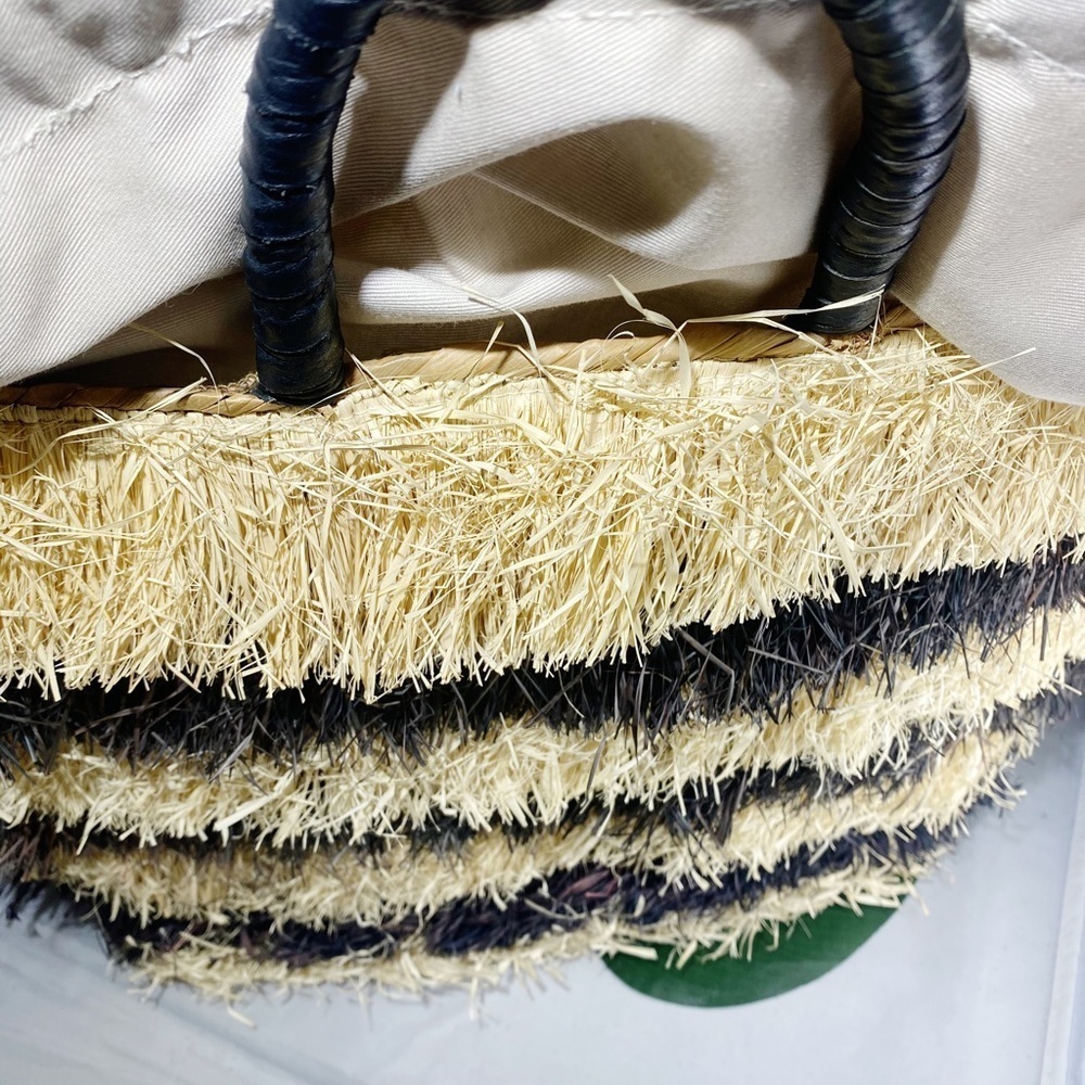 KAYU PIÑATA FRINGE STRAW TOTE BLACK AND TAN LEATHER HANDLE - Picture 13 of 15